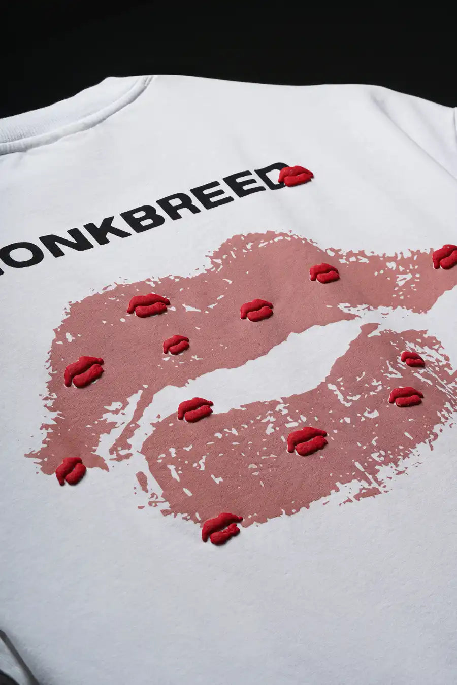 KISSES TEE