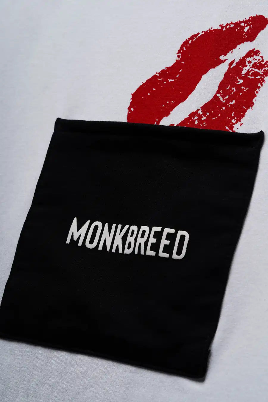 KISSES TEE