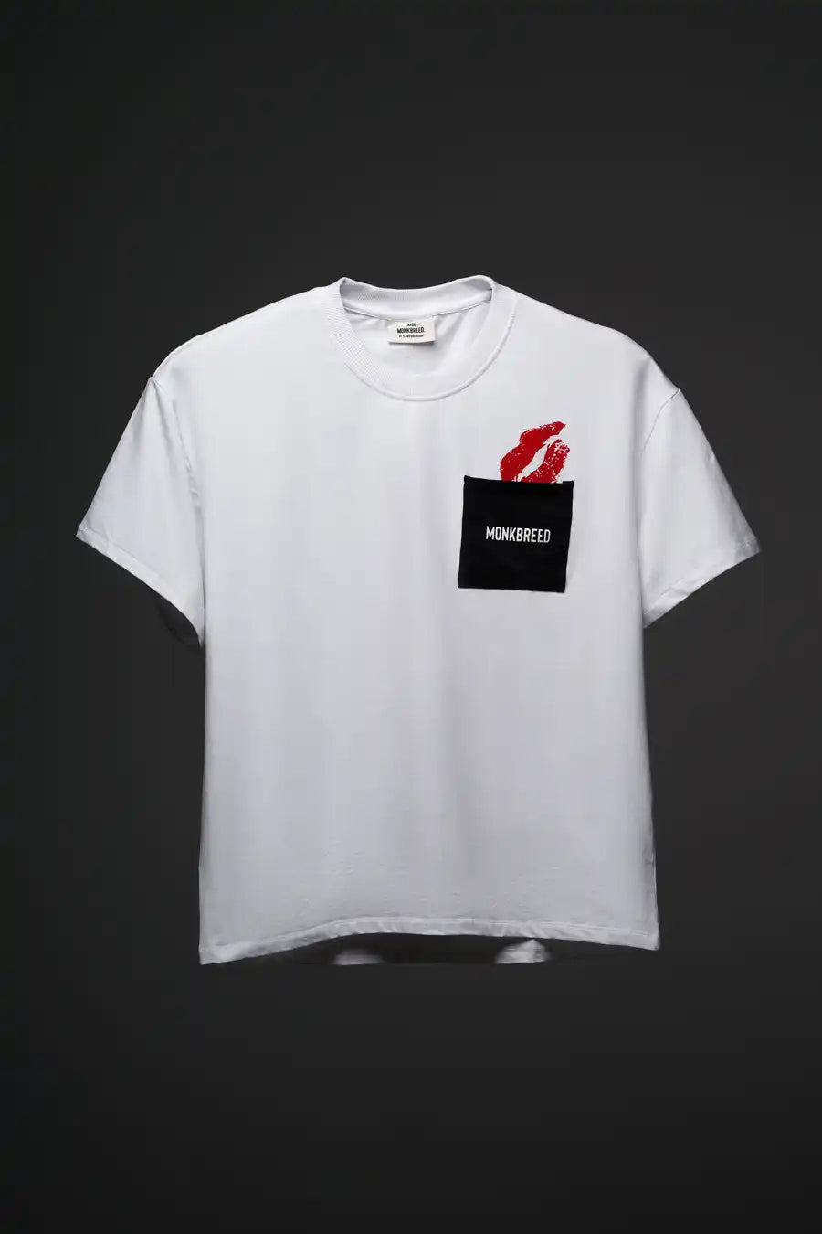 KISSES TEE