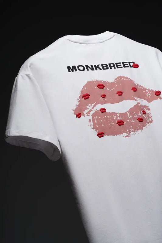 KISSES TEE